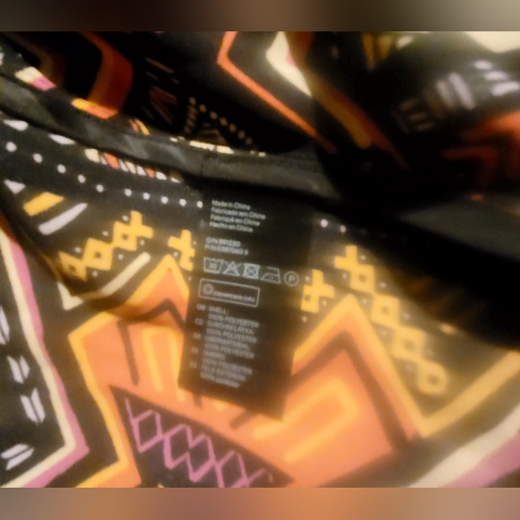 NWOT H&M🖤Coachella lightweight vibrant pattern bomber style jacket size 38 - Picture 7 of 7